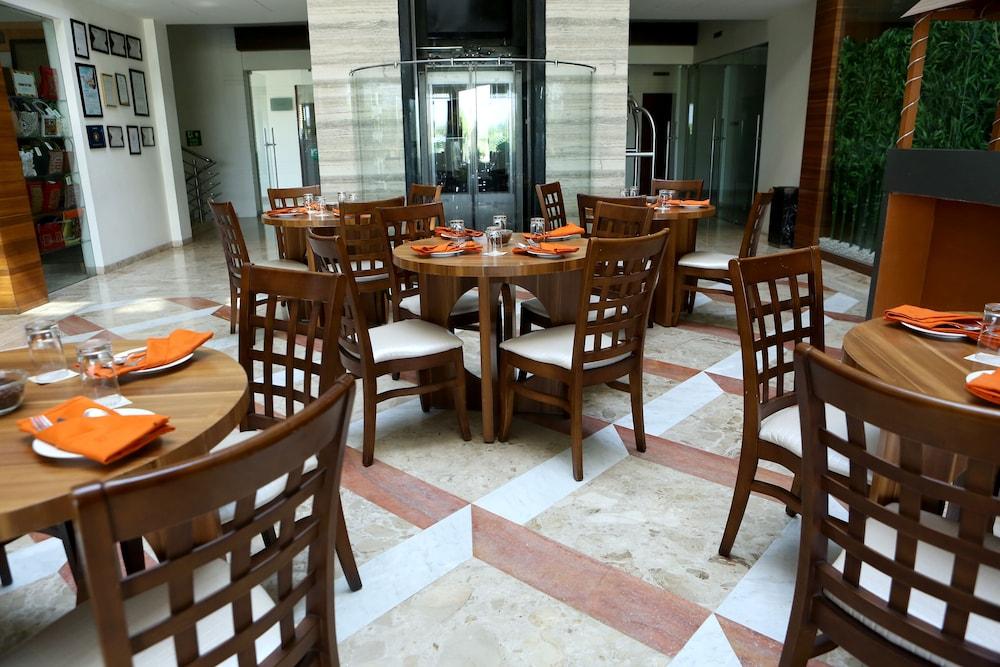 The Fern Residency Mundra Hotel Exterior foto