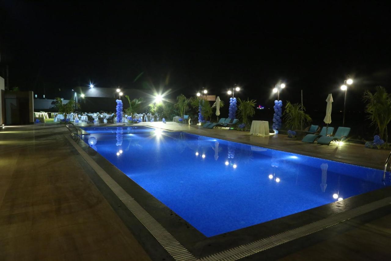 The Fern Residency Mundra Hotel Exterior foto